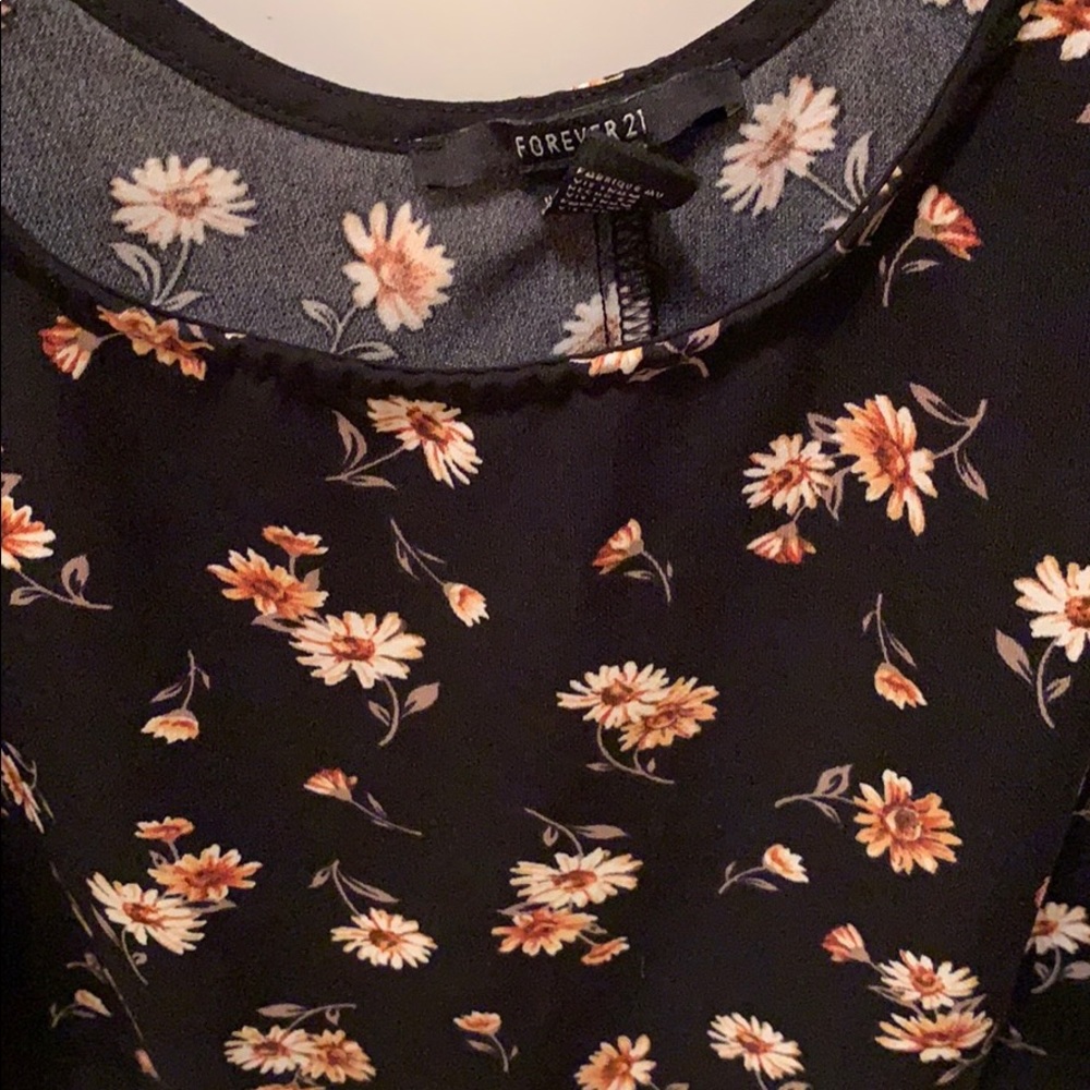 Crop top - Picture 2 of 3